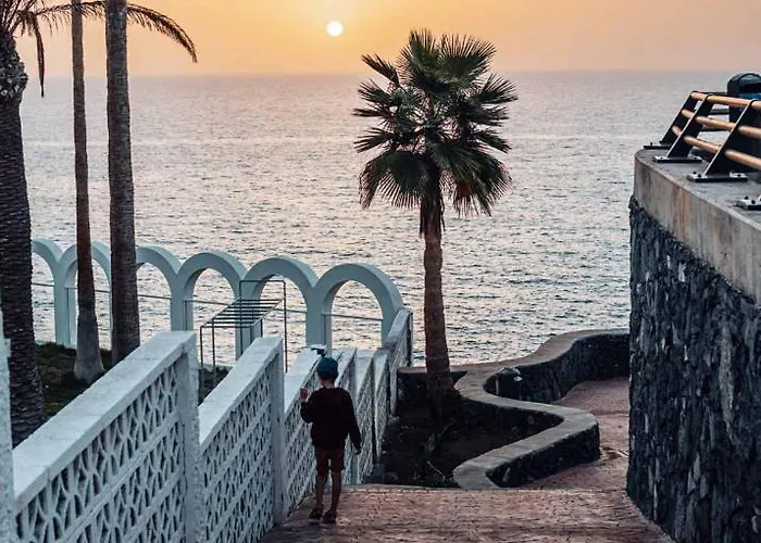 Callao Sun & Pool Apartment *